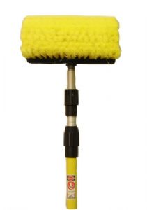 Extendable caravan cleaning brush